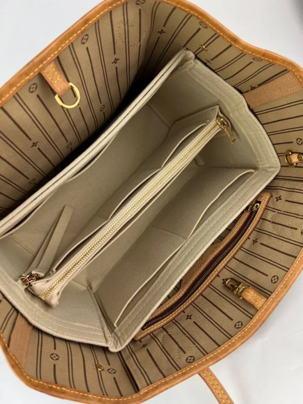 Louis Vuitton Neverfull MM Monogram Canvas Tote Bag